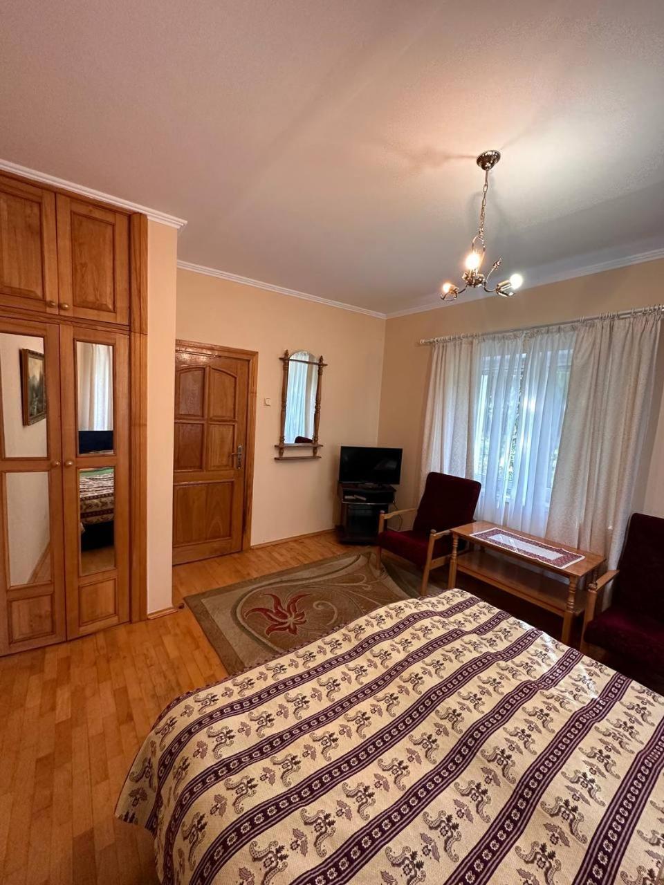 Роксолана Bed & Breakfast Truskavets Luaran gambar